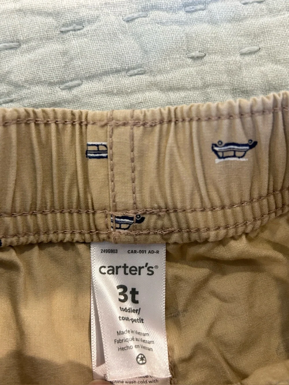 Carter’s boys shorts. Size 3T.